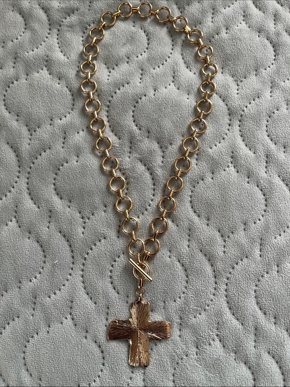 NWOT gold chain necklace with cross